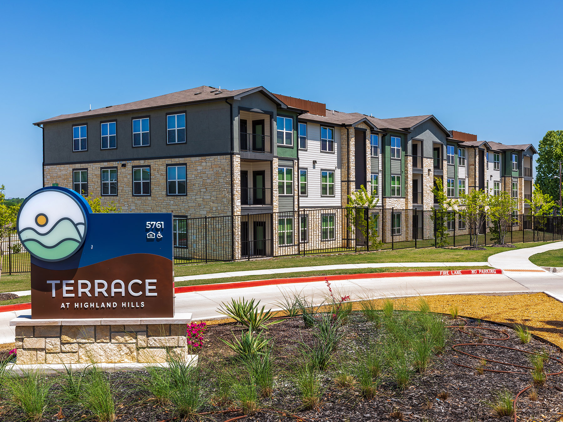 Terrace at Highland Hills_01